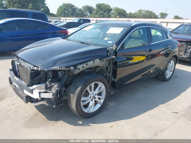 SJKCH5CP7JA004776 Infiniti Qx30 Luxe