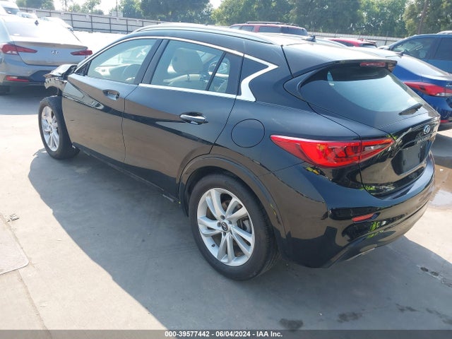 SJKCH5CP7JA004776 Infiniti Qx30 Luxe