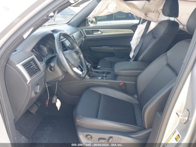1V24C2CA2LC203983 Volkswagen Atlas Cross Sport 2.0t Se