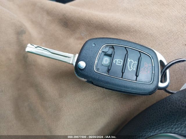 KM8J23A47KU067865 Hyundai TUCSON SE