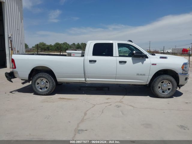 3C6UR5HJ4NG146915 RAM 2500 Tradesman  4x4 8' Box