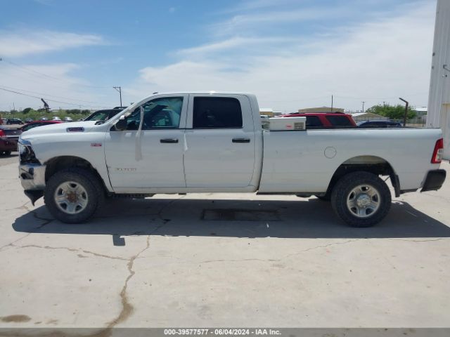 3C6UR5HJ4NG146915 RAM 2500 Tradesman  4x4 8' Box