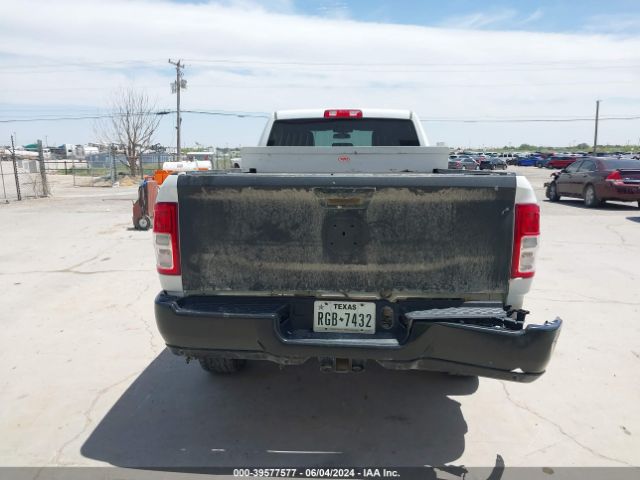 3C6UR5HJ4NG146915 RAM 2500 Tradesman  4x4 8' Box