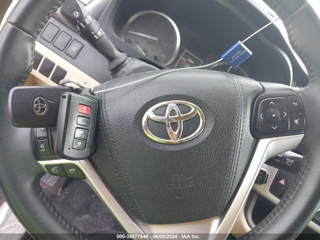 Toyota Highlander Xle V6 2016 5TDKKRFH4GS158661 Image 11