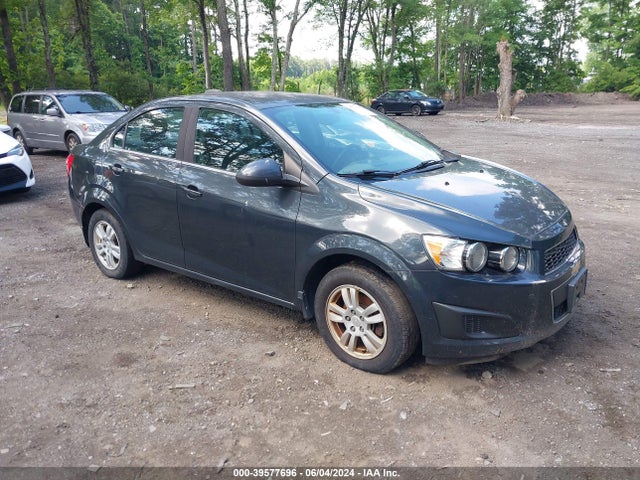 Chevrolet Sonic Lt Auto 2015 1G1JC5SG4F4144258 главное изображение