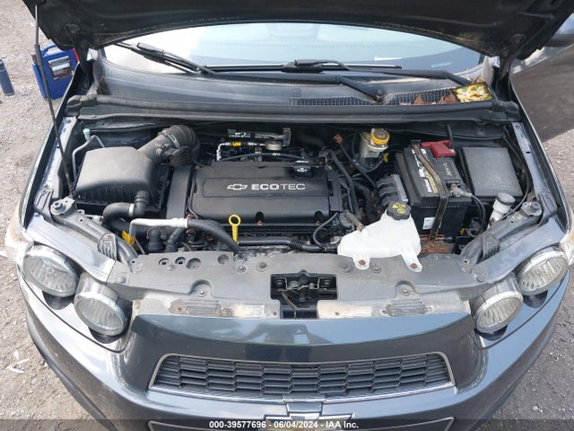 Chevrolet Sonic Lt Auto 2015 1G1JC5SG4F4144258 Image 10