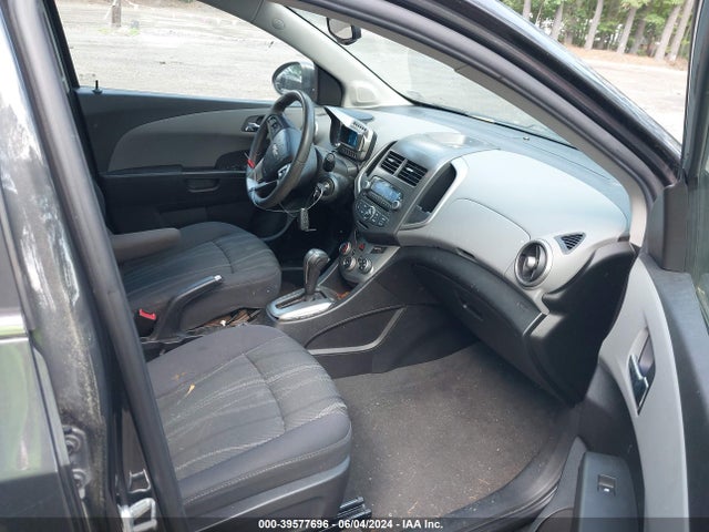 Chevrolet Sonic Lt Auto 2015 1G1JC5SG4F4144258 Image 5