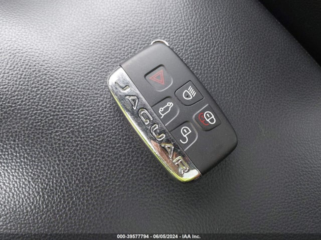 2020 JAGUAR F-PACE SADCJ2FX3LA619088 Photo 10