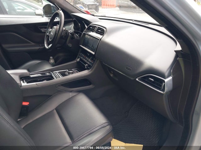 2020 JAGUAR F-PACE SADCJ2FX3LA619088 Photo 4