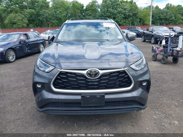 Toyota Highlander Xle 2022 5TDHZRBH2NS585037 Image 12