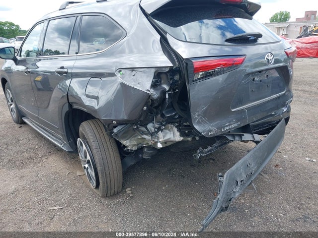 Toyota Highlander Xle 2022 5TDHZRBH2NS585037 Image 6