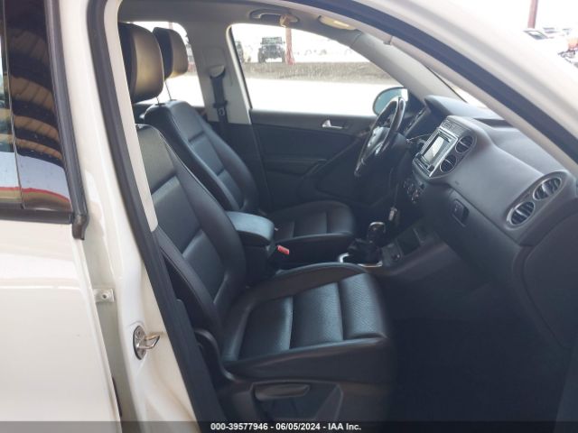 WVGBV7AX4HK029737 Volkswagen Tiguan 2.0t/2.0t S