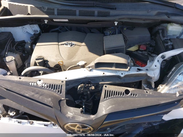 Toyota Sienna L 7 Passenger 2018 5TDZZ3DC2JS915790 Image 10