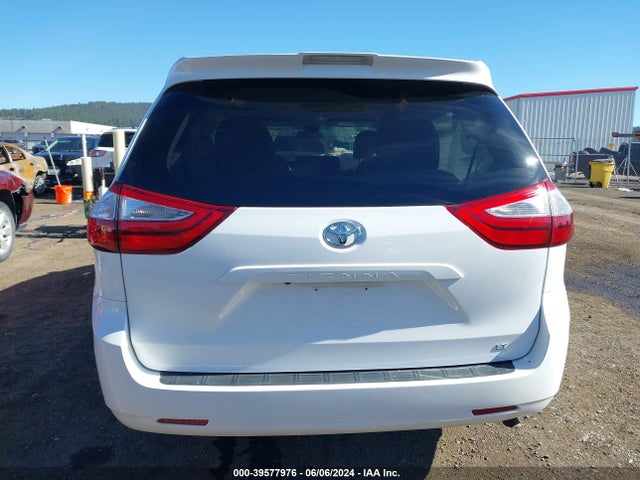 Toyota Sienna L 7 Passenger 2018 5TDZZ3DC2JS915790 Image 16