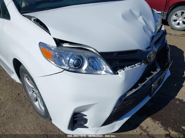 Toyota Sienna L 7 Passenger 2018 5TDZZ3DC2JS915790 Image 20