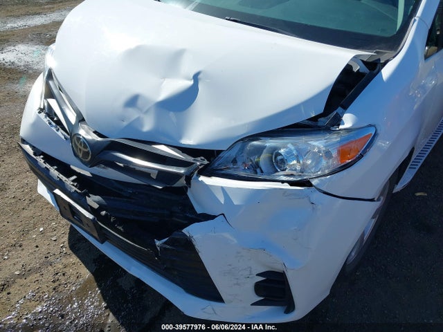 Toyota Sienna L 7 Passenger 2018 5TDZZ3DC2JS915790 Image 6