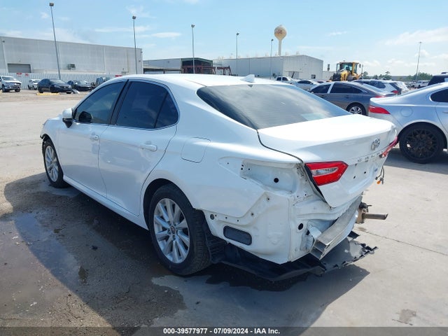 Toyota CAMRY LE 2020 4T1C11AK4LU991471 Image 3