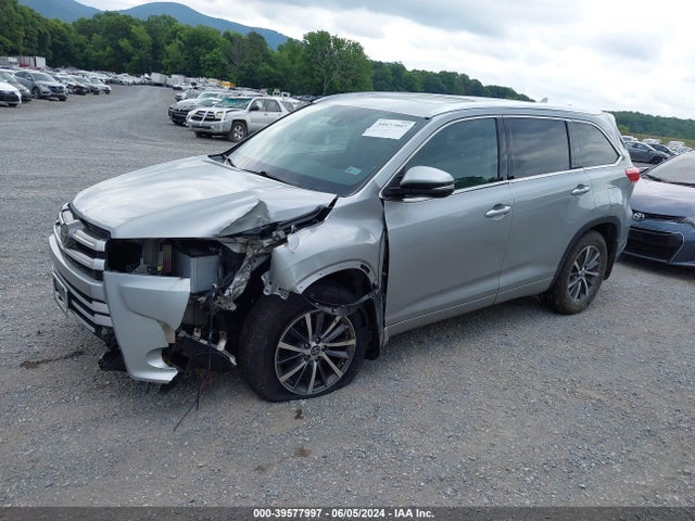 Toyota Highlander Xle 2017 5TDJZRFH1HS419916 Image 2