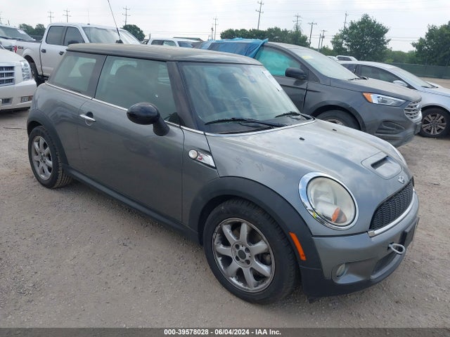 2010 MINI COOPER S WMWMF7C57ATZ72420 Photo 0