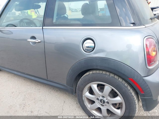 2010 MINI COOPER S WMWMF7C57ATZ72420 Photo 5