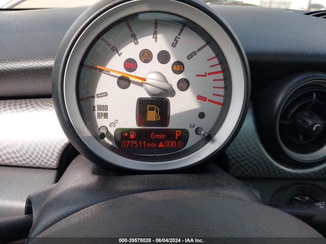 2010 MINI COOPER S WMWMF7C57ATZ72420 Photo 6