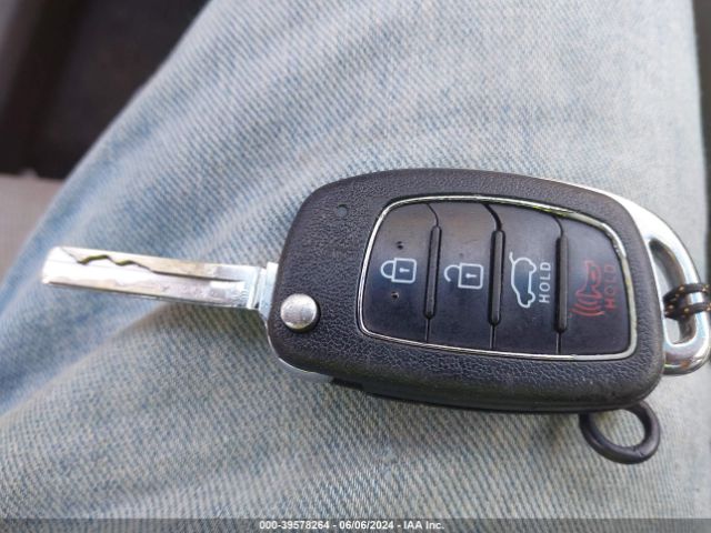 KM8J3CA46GU023537 Hyundai TUCSON SE
