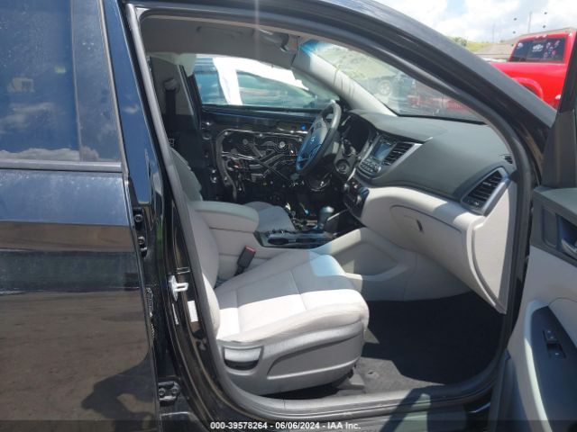 KM8J3CA46GU023537 Hyundai TUCSON SE