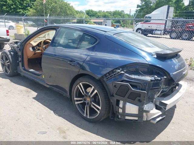 2011 PORSCHE PANAMERA WP0AA2A77BL018179 Photo 2