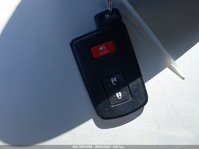 Toyota Prius V Five 2017 JTDZN3EUXHJ070505 Image 11