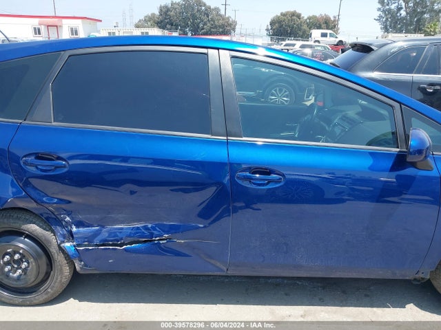 Toyota Prius V Five 2017 JTDZN3EUXHJ070505 Image 14