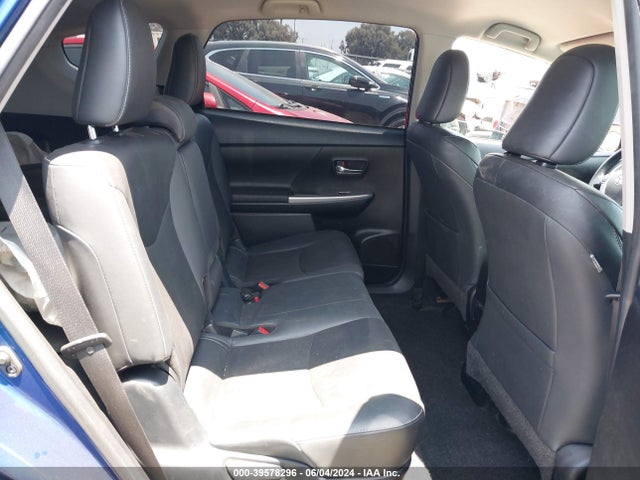 Toyota Prius V Five 2017 JTDZN3EUXHJ070505 Image 8