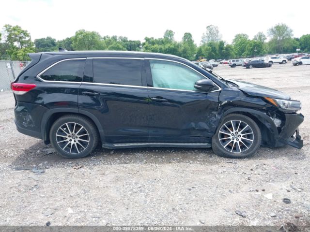 5TDJZRFH2HS438605 Toyota Highlander Se