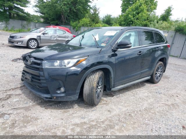 5TDJZRFH2HS438605 Toyota Highlander Se