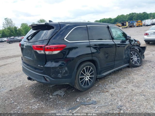 5TDJZRFH2HS438605 Toyota Highlander Se