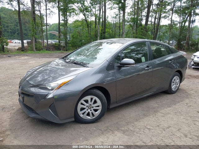 Toyota Prius Two 2017 JTDKBRFUXH3032451 Image 2