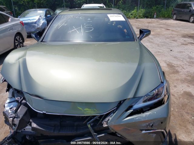 58ADA1C15NU016594 Lexus ES 300H