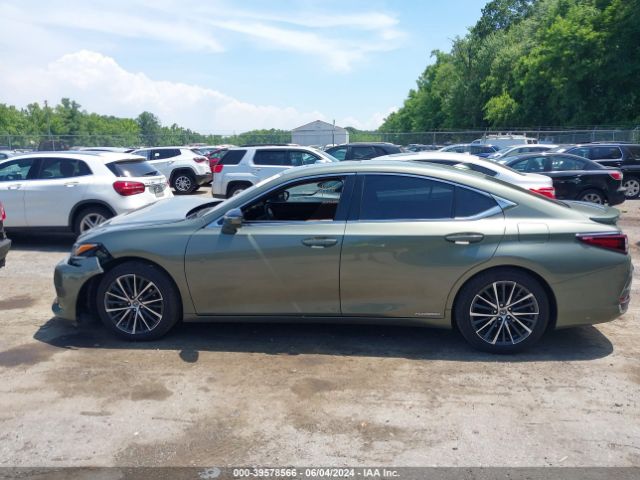 58ADA1C15NU016594 Lexus ES 300H