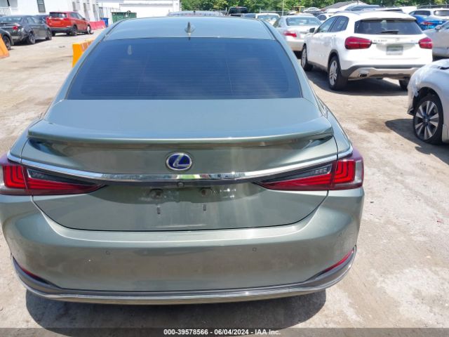 58ADA1C15NU016594 Lexus ES 300H
