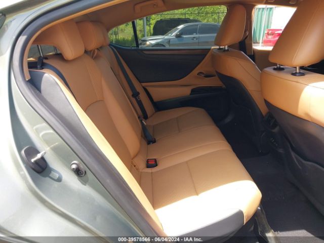 58ADA1C15NU016594 Lexus ES 300H