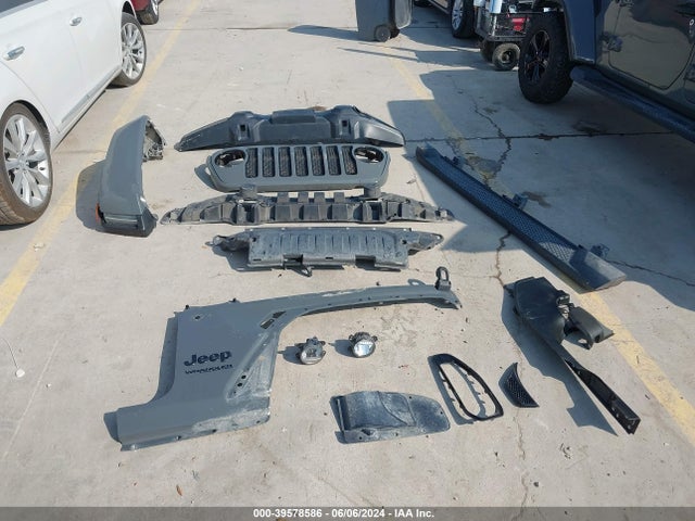 1C4HJXEM5MW550043 Jeep Wrangler Unlimited Sahara Altitude 4x4