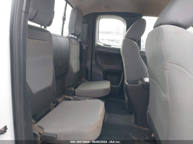 Toyota Tacoma Sr 2017 5TFRX5GN7HX093832 Image 8