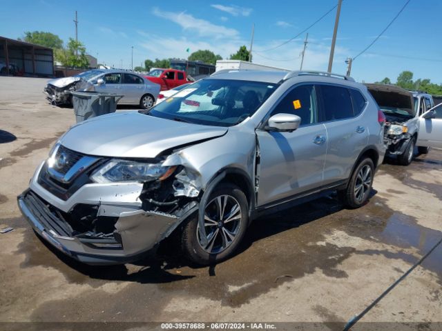 JN8AT2MV0HW019044 Nissan Rogue Sl