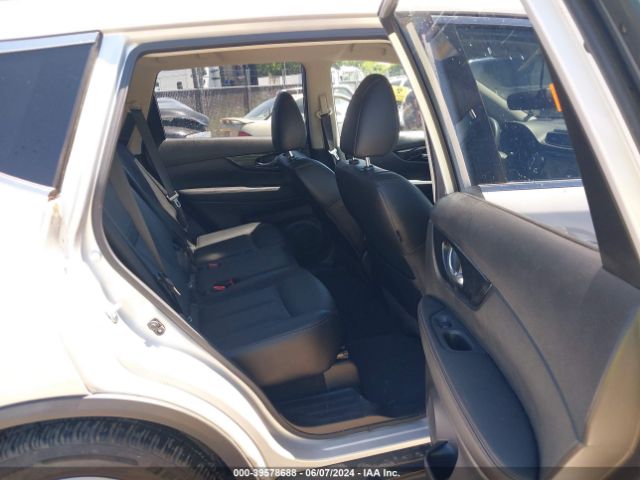 JN8AT2MV0HW019044 Nissan Rogue Sl