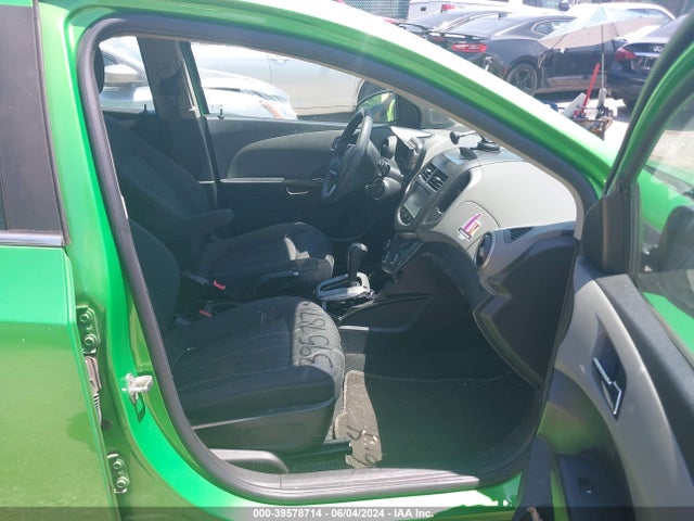 Chevrolet Sonic Lt Auto 2015 1G1JC6SG6F4102034 Image 5