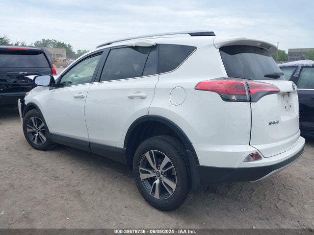Toyota Rav4 Xle 2018 JTMRFREV6JJ260509 Image 3