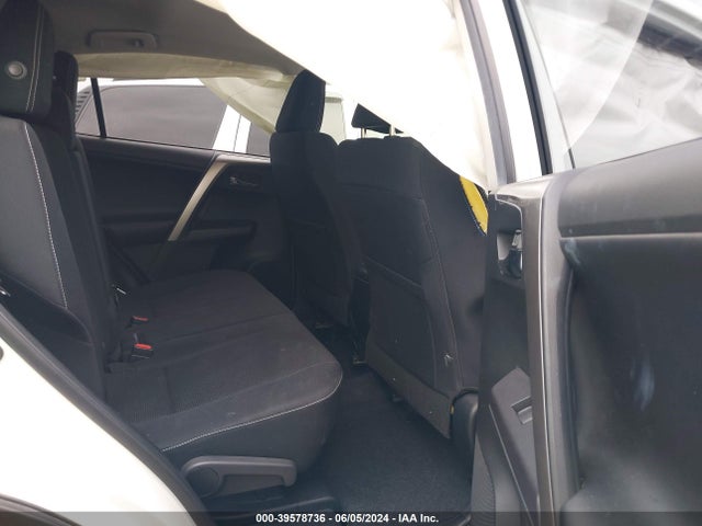 Toyota Rav4 Xle 2018 JTMRFREV6JJ260509 Image 8