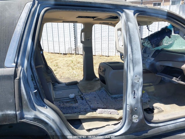 Chevrolet Tahoe Lt 2018 1GNSCBKC9JR366059 Image 8