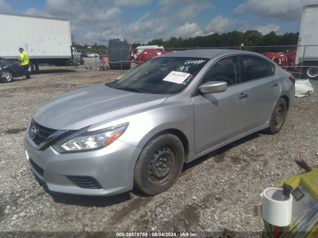 Nissan Altima 2.5 S 2018 1N4AL3AP9JC117221 Image 2