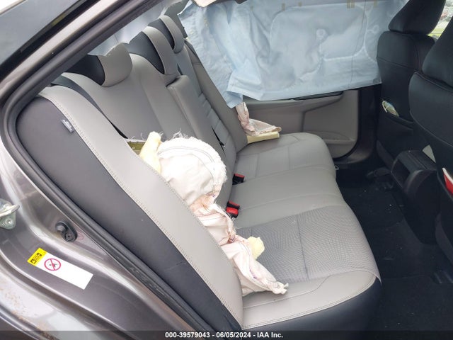 4T1BF1FK5HU788263 Toyota CAMRY SE