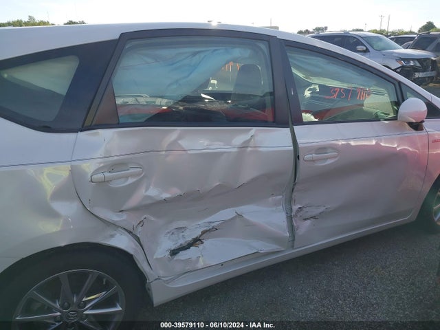 Toyota Prius V Five 2017 JTDZN3EU5HJ057936 Image 13